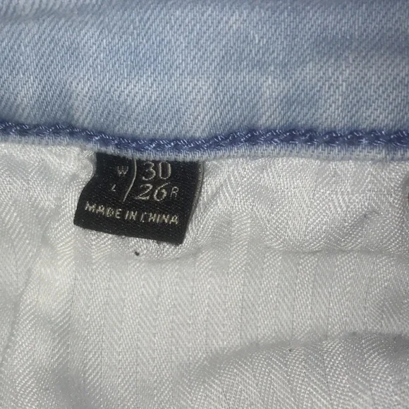 A&F Distressed Light Wash Cropped Skinny Jeans - Picture 6 of 6